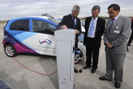 presentación coches eléctricos en Barajas