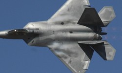 f22-1-702x336 F-22 Raptor perteneciente a la Fuerza Aérea de Estados Unidos (USAF),