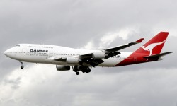 qantas001 Qantas ha decidido romper su alianza estratégica con British Airways en favor de una con Emirates, aunque seguirá en Oneworld.