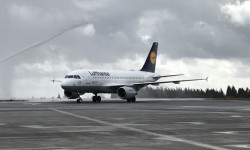 thumbnail_Lufthansa aterriza por primer ver en Santiago de Compostela