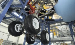 tren_A350_001 La empresa española CESA participa en el diseño y fabricación del tren de aterrizaje del Airbus A350 como socio a riesgo del programa encabezado por con Messier-Dowty.