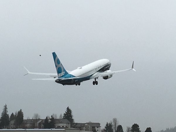 Despegue del Boeing 737 MAX 8 en su vuelo inaugural.