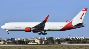 Llegada a Malta del Boeing 767-300 9H-CAC. Foto:Mario Caruana / MAviO News