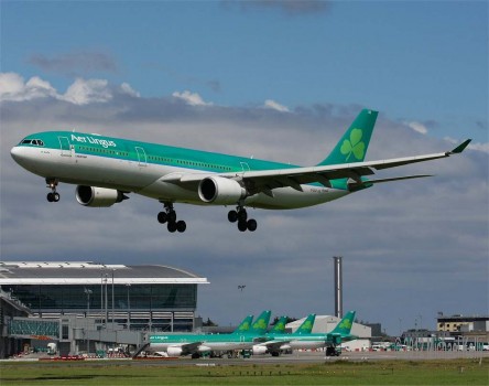 Aer Lingus opera actualmente cuatro Airbus A330-200 y cuatro Airbus A330-300.
