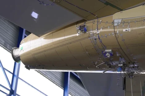 Pruebas de vibración de la célula antes del primer vuelo.