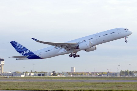 Primer vuelo del segundo A350-900