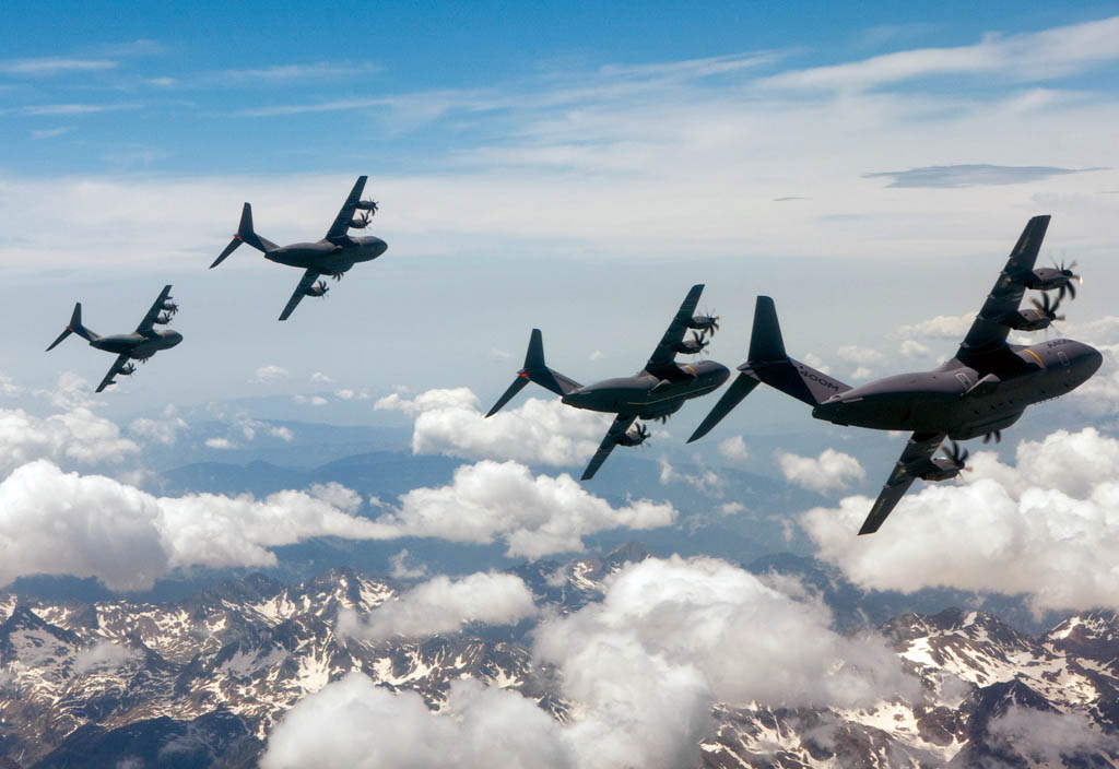 Aviones Airbus Defense and Sapce en vuelo.
