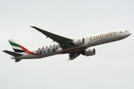 El nuevo Boeing 777 de Emirtates con la imagen del Real Madrid.