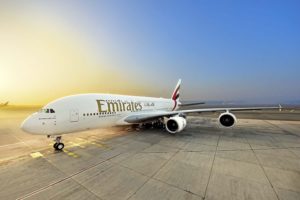 El Airbus A380 A6-EVL a su llegada a Dubai.