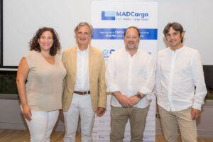 Firma de acuerdo entre AET y MADCargo.