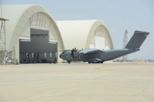 El Ejército del Aire ha adquirido 27 A400M de los que ha recibido ya dos, pero 13 de ellos se han declarado ya excedentes y se está buscando un comprador para ellos.