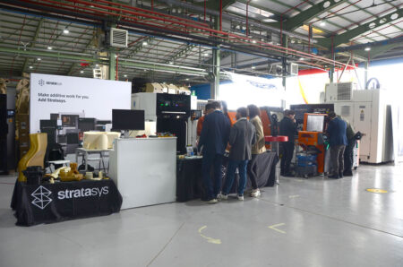 Stands en el AM Village dedicado a la manufactura aditiva.