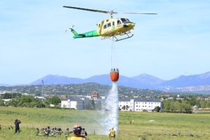 ATAIRE organiza una jornada para acercar a los ciudadanos las labores de extinción de incendios con aeronaves..