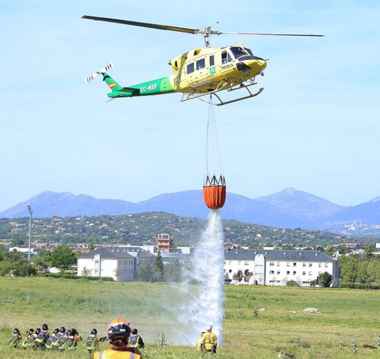 ATAIRE organiza una jornada para acercar a los ciudadanos las labores de extinción de incendios con aeronaves..