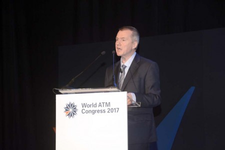 Willie Walsh, consejero delegado de IAG durante su intervención en el World ATM Congress.