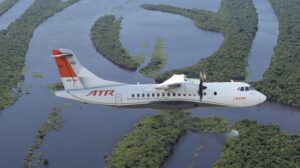 El demostrador / prototipo del ATR 42S durante uno de sus vuelos.