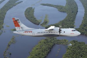 El demostrador / prototipo del ATR 42S durante uno de sus vuelos.