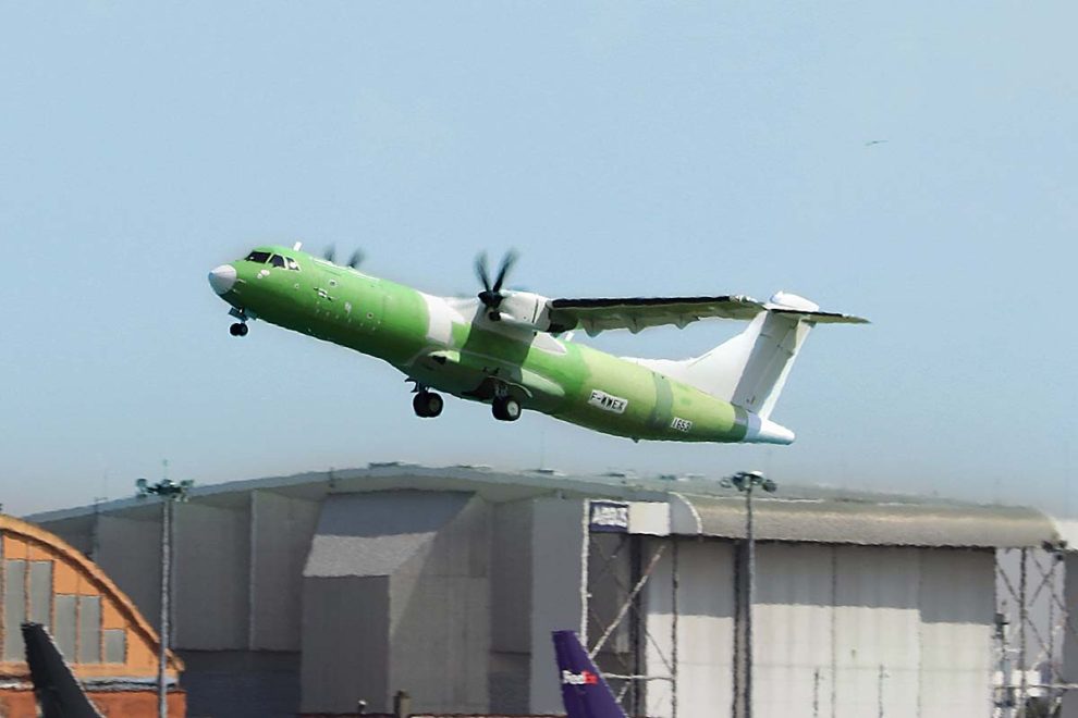 Despegue de Toulouse del primer ATR 72-600 carguero.