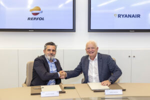 Repsol ha firmado con Ryanair el suministro de un máximo de 155.000 toneladas de SAF entre 2025 y 2030.