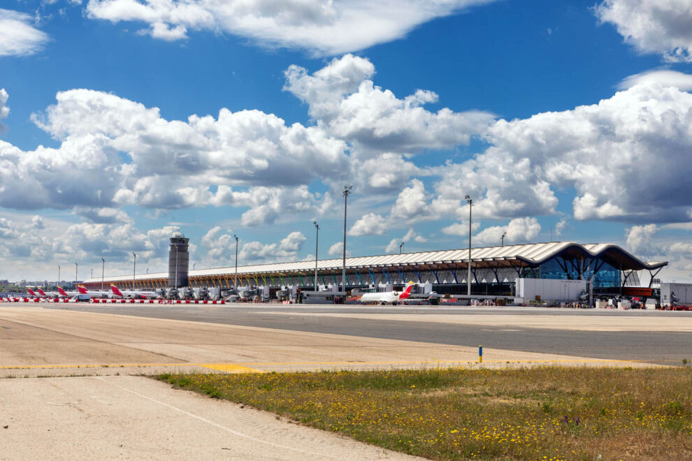 Madrid-Barajas sigue manteniendo el primer puesto entre los aeropuertos de Aena en enero de 2025.