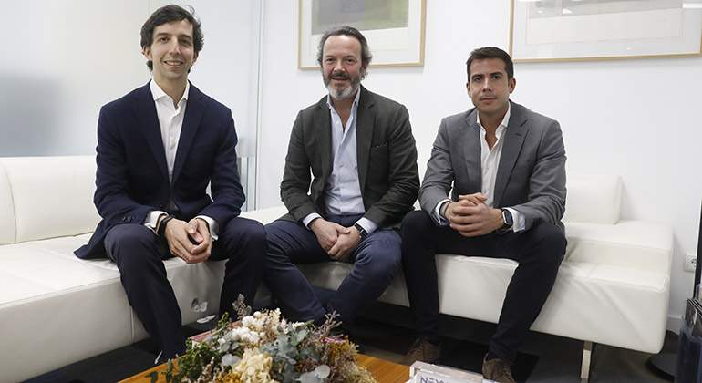 Javier Onieva y Pablo Gallo (director y socio fundador de Nexxus Iberia) y Jaime Pereira, fundador y consjero delegado de Aerocamaras.