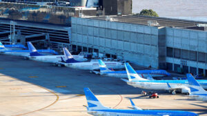 Aviones de Aerolíneas Argenrtinas en el aeropuerto Aeroparque de Buenos Aires.