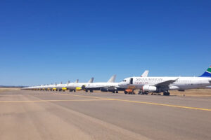 Aviones aparcados en el aeropuerto de Ciudad Real por el COVID-19. Hoy todos los Vueling lo han abandonado ya.