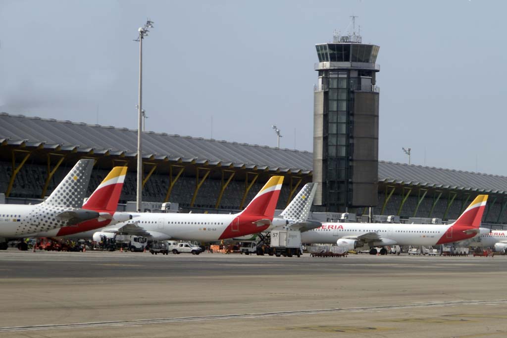 Barajas encabeza un mes más las estadísticas de pasajeros, movimientos y carga de los aeropuertos de Aena.