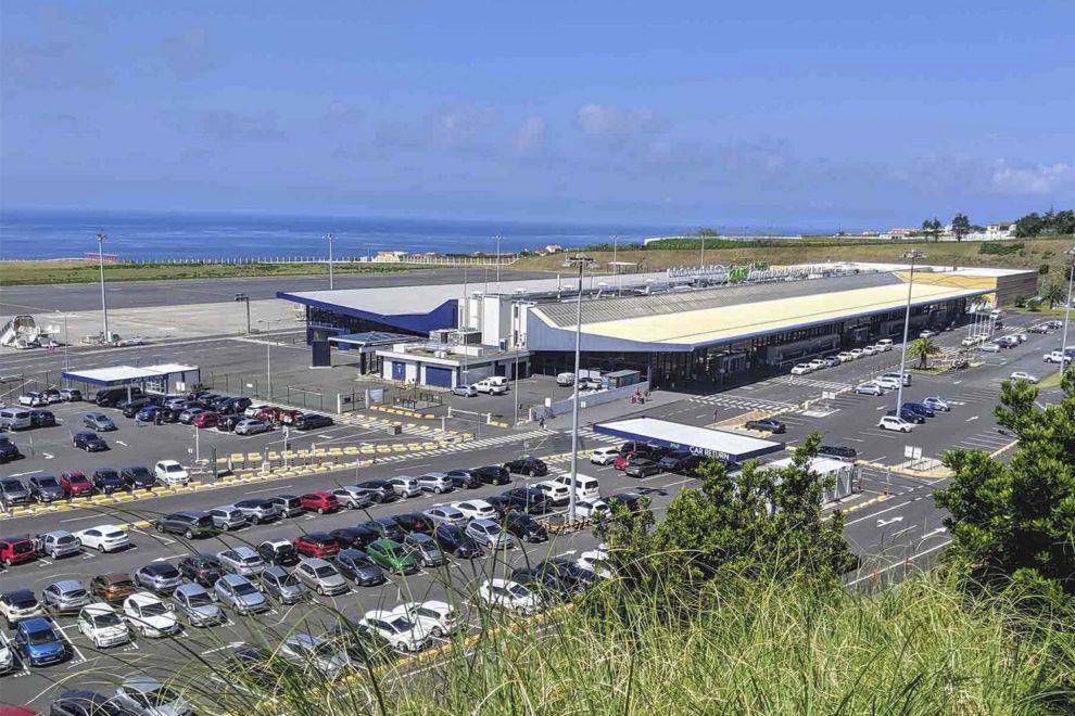 Terminal del aeropuerto de Ponta Delgada en Azores, nuevo destino de Iberia.