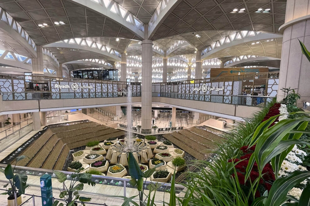Interior del aeropuerto de Riad, uno de los proyectos en los que ha trabajado Aertec.