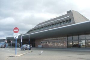 Fachada del aeropuerto de Estrasburgo.