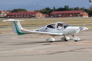 Aerotec fue fundada en 1993 y ha formado a más de 2.000 pilotos en sus bases de Cuatro Vientos, Sevilla y Palma de Mallorca.