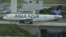Aigle Azur opera principalmente desde el aeropuerto de París Orly con aviones A320 y A319 además de dos A330. Argelia es su principal mercado.