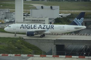 Aigle Azur opera principalmente desde el aeropuerto de París Orly con aviones A320 y A319 además de dos A330. Argelia es su principal mercado.