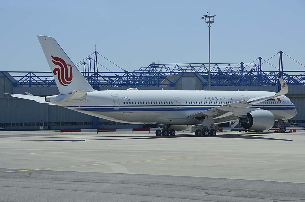 El primer Airbus A350-900 de Air China poco antes de su entrega en las instalaciones de Airbus en Toulouse.
