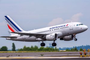 Airbus A318 de Air France con el que retomará los vuelos de Madrid a París Orly.