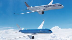 Airbus A350 con colores de Air France y KLM.