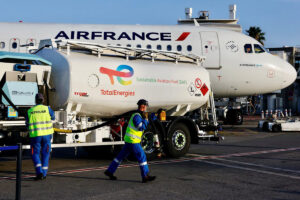 Air France -KLM y TotalEnergies colaboran desde 2014 en el uso de SAF.