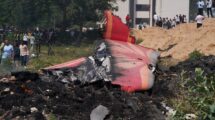 Estabilizador vertical del Boeing 787 de Air India tras el accidente.