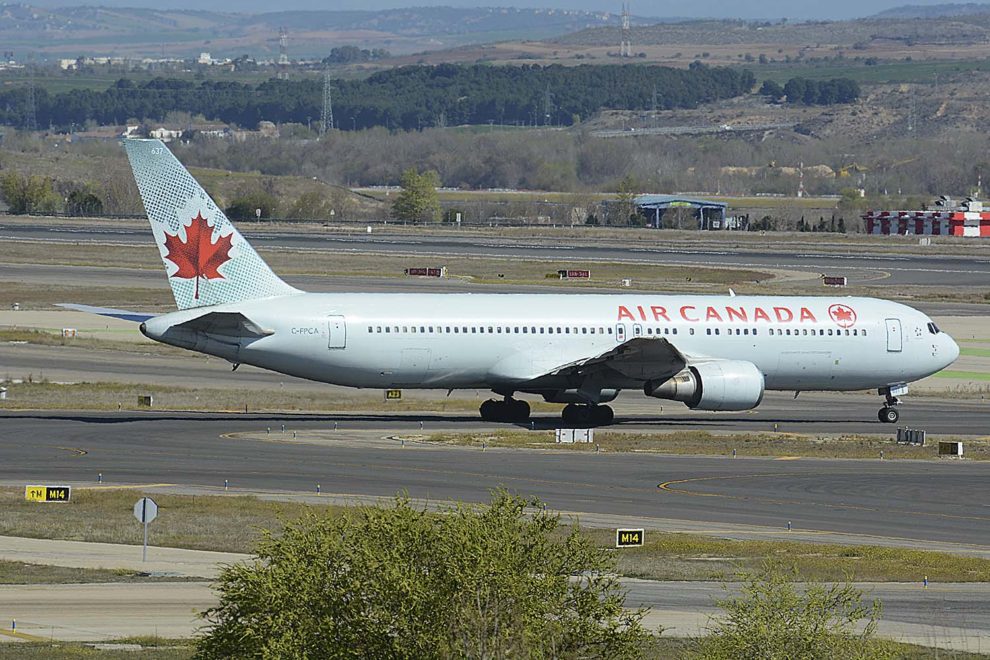 Boeing 767-300 de Air Canada en el aeropuerto de Madrid Barajas.