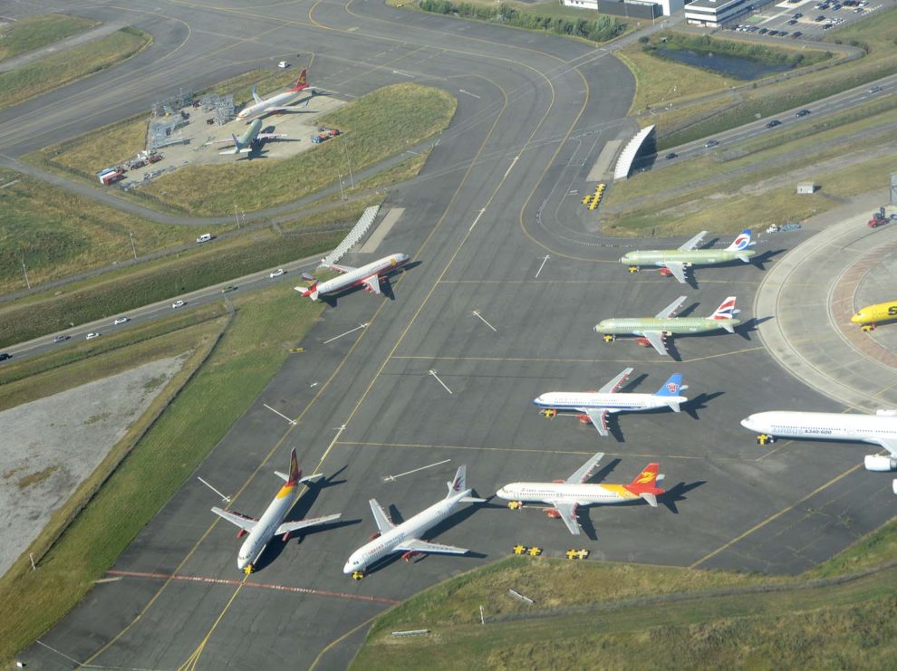 Aviones A320neo en Toulouse a la espera de sus ,motores. En los últimos meses el número de estos aviones estacionados ha descendido al haberse incrementado las entregas de motores.