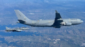 Uno de los A330 MRTT españoles durante el primer repostaje a un Harrier de la Armada.el pasado mes de abril.