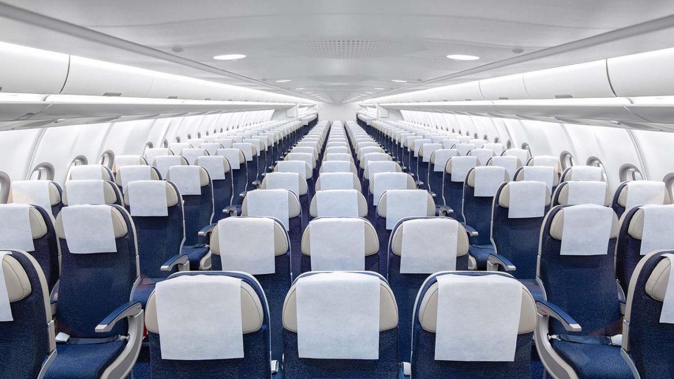 La clase turista se ha configurado con las habituales filas de 9 asientos.