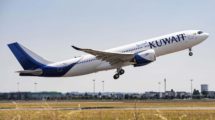 El primero de los Airbus A330-800 de Kuwait Airways despegando para un vuelo de pruebas.