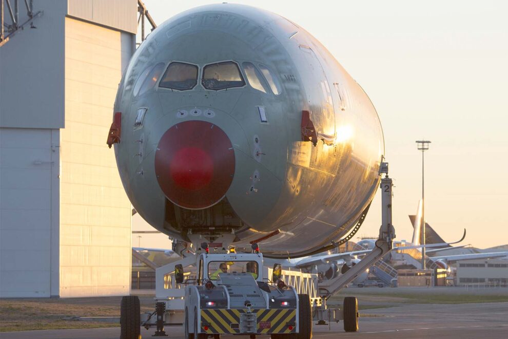 Fuselaje frontal de un Airbus A350, avión realizado en gran parte en materiales compuestos.