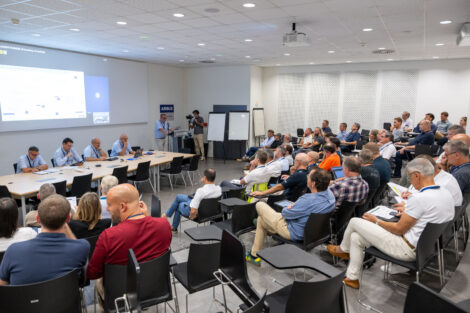 El día anterior al vuelo se organizó un briefing general con todos los involucrados.
