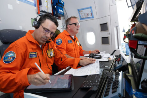 Jaime Angoloti y Ludovic Girard en sus pusto de vuelo.