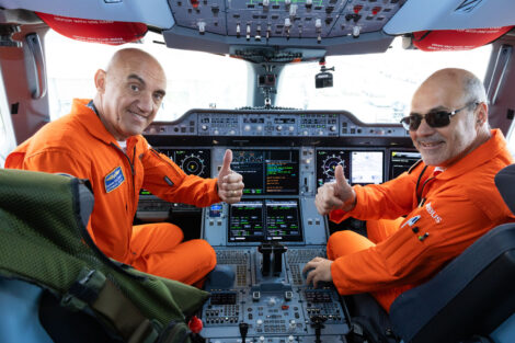 Todo listo para el vuelo. Bernardo Sáez Benito en la posición de comandante.