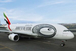 El primero de los diez Airbus A380 que promocionarán el Museo del Futuro.