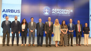 Participantes en la presentación de la Airbus Aerospace Academy.